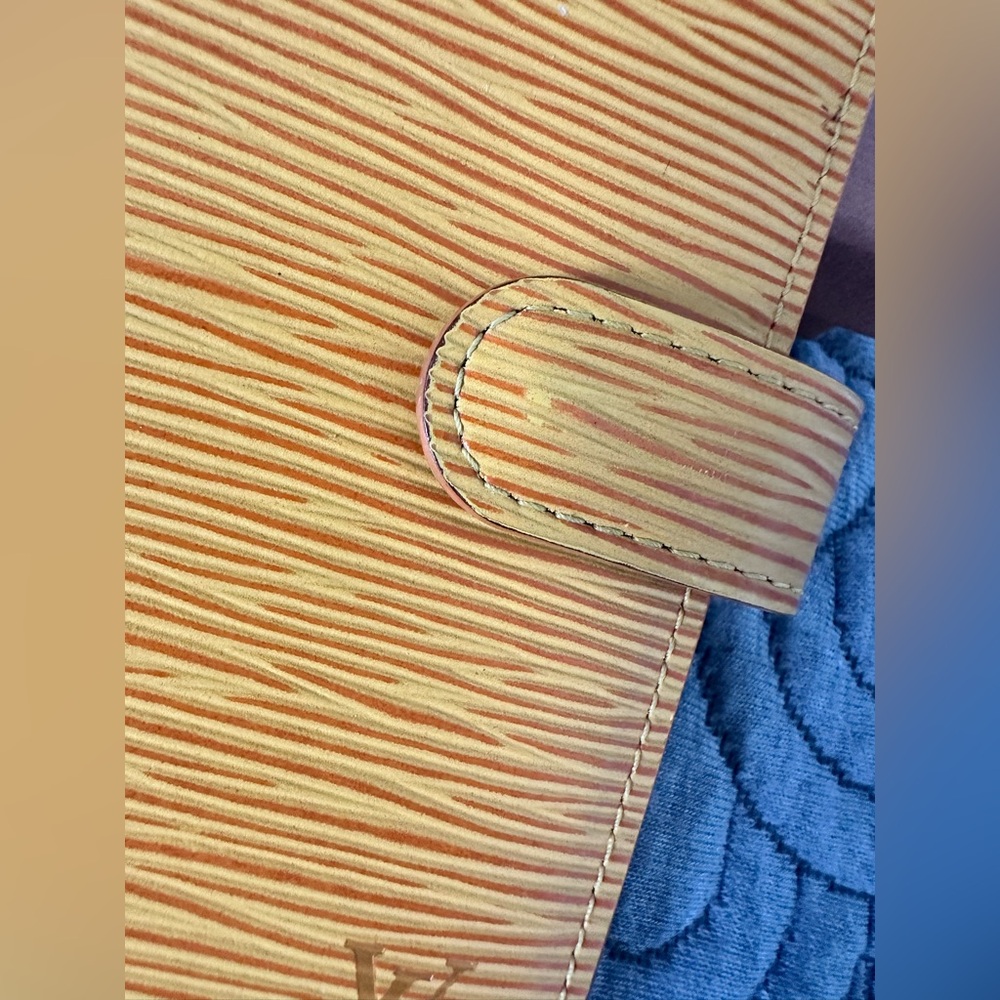 GUC💛Louis Vuitton Agenda Epi Leather Yellow Planner/Wallet - Picture 3 of 11